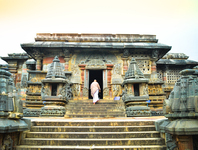 Chennakeshava temple, Beluru, The south entrance - with Garuda and Hanuman at the doorway