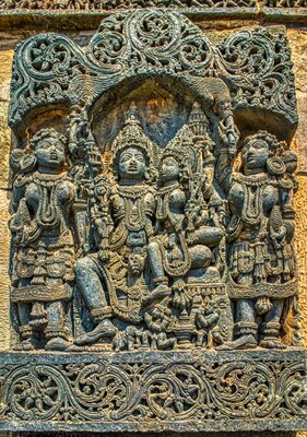 Chennakeshava temple, Beluru, The sculpture of Shiva and Parvati, p21