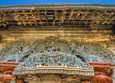 Chennakeshava Temple, Beluru, Makara Torana, Garuda, Narasimha on the lintel/pediment of main door, p10a