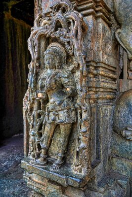 Chennakeshava temple, Beluru, Sculptures depicting lifestyle of citizens, p27