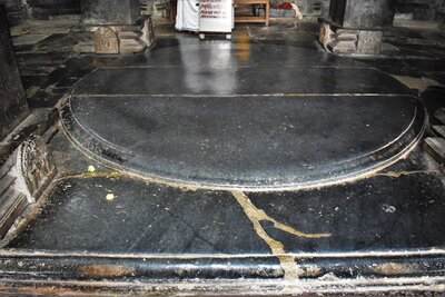 Beluru, Kappe Chennigaraya temple, Dance floor in the Navaranga, the open hall, p68