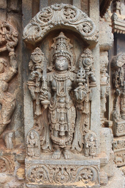 Vishnu  holding the sword - 033
