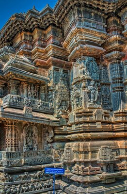 Chennakeshava temple, Beluru, Ravana lifting Kailash Parvat, p14