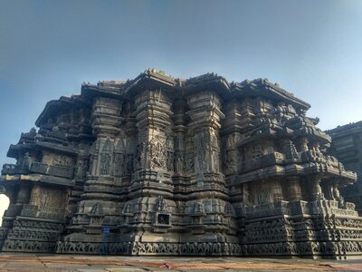 Chennakeshava temple, Beluru, star-shaped Jagati, Chariot-shaped shrines