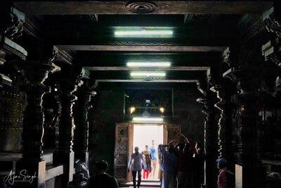 Chennakeshava temple, Beluru, Lathe-turned columns line the passageway to the navaranga, p40