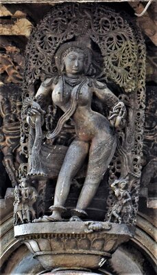 Chennakeshava temple, Beluru, bracket figure, shilabalike - nagna sundari - the naked beauty