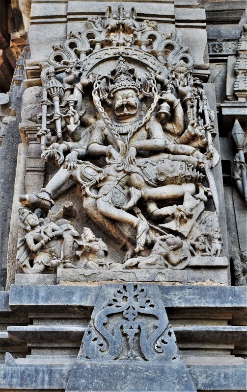 Chennakeshava temple, Beluru, wall reliefs around the sanctum, southern side, SW pillar, Narasimha