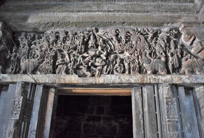 Beluru, Kappe Chennigaraya temple, Ugra narasimha on lintel of the Venugopala sanctum, p65