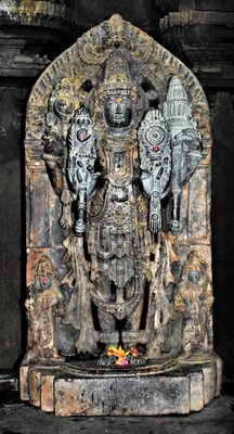 Somanathapur, keshava temple, idol of deity of Keshava in the western sanctum