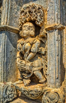 Chennakeshava temple, Beluru, Sculptures depicting lifestyle of citizens, p26