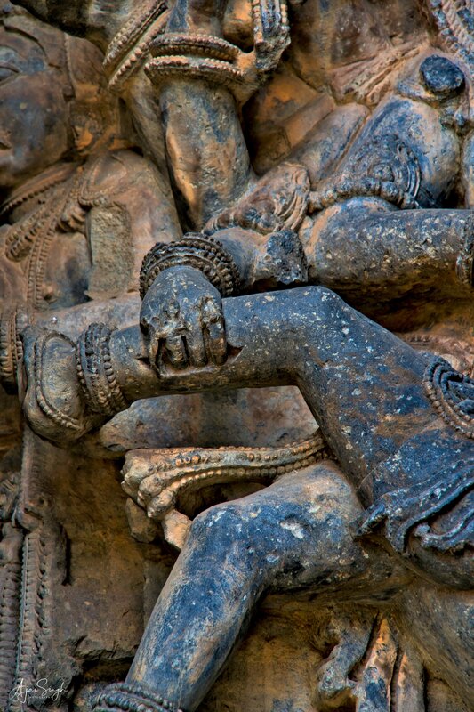 Narasimha ripping the innards of the demon Hiranyakashipu -  106
