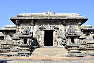 Chennakeshava temple, Beluru, The main door, east entrance, facing the Gopura