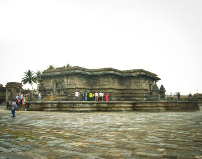 Chennakeshava temple, Beluru, Star-shaped platform - Jagati