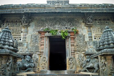 Beluru Chennakeshava temple, Main entrance facing east 
