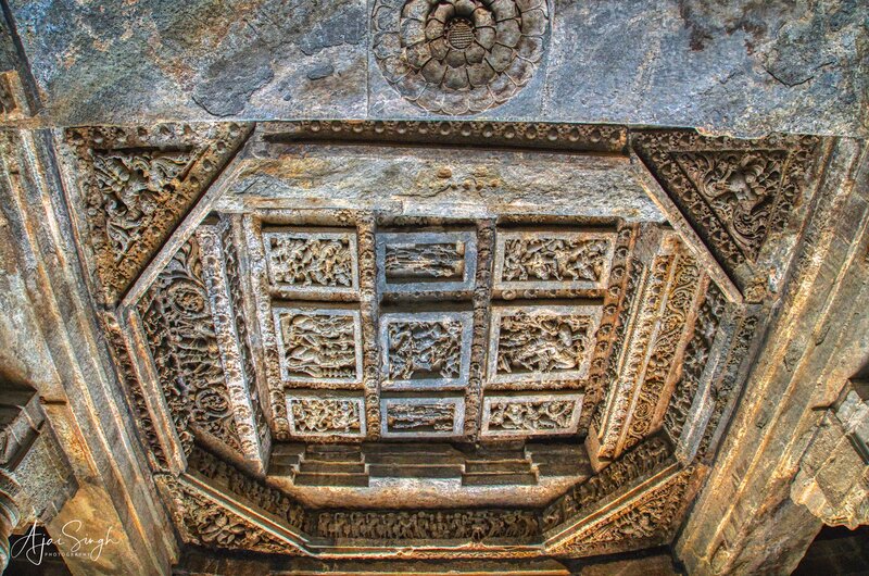 Octagonal ceiling bay inside the temple - 121