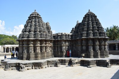 Somanathapura, Keshava temple,  Outside views of the northern and western sanctums