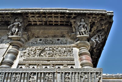 Chennakeshava temple, Beluru, Stone-screen, Jalandhara, court scene of King Ballala II on the right side of the main entrance