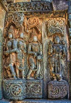 Chennakeshava temple, Beluru, Sculptures depicting lifestyle of citizens, p28